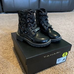 Tahari toddler Boots